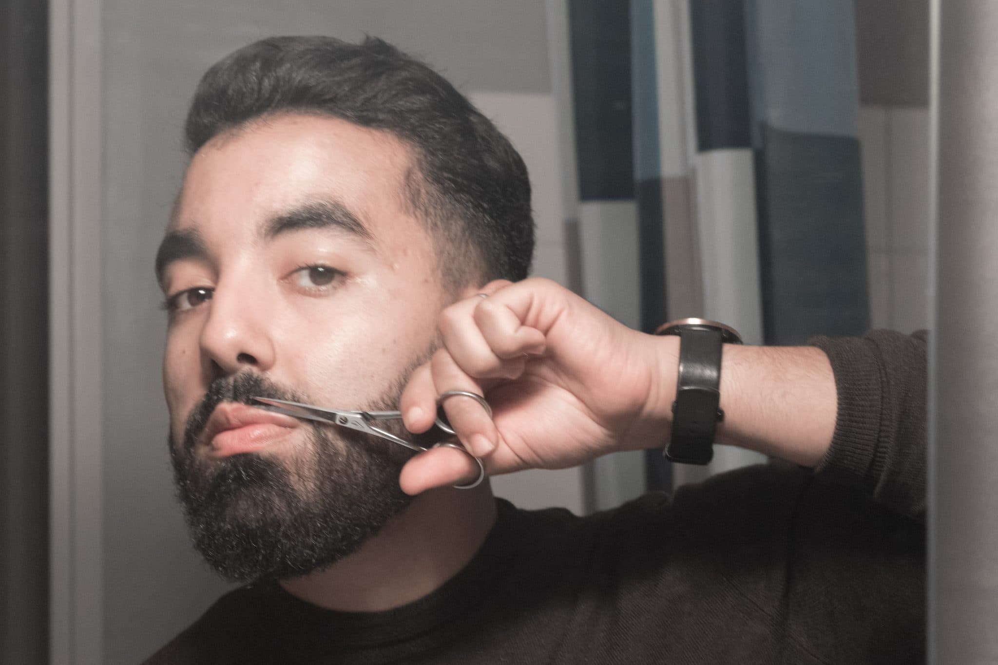 ciseaux barbe et moustache