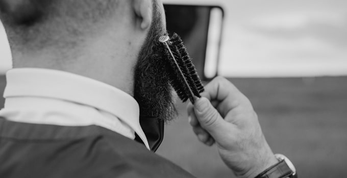 Comment faire pousser sa barbe ? conseils et astuces… 3 brosse à barbe - barbedudaron.fr