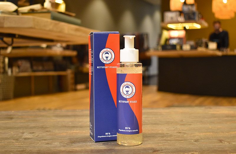 nettoyant visage bleu de peau