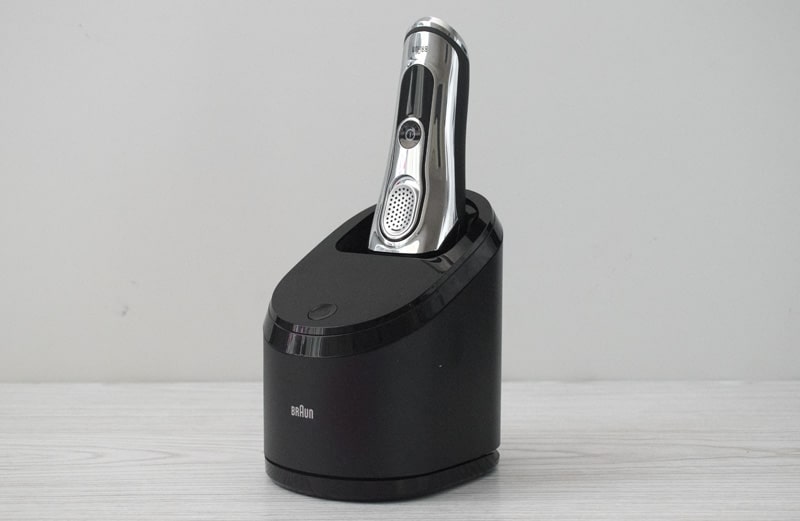 Socle de charge et nettoyage du rasoir series 9 Braun 9296cc
