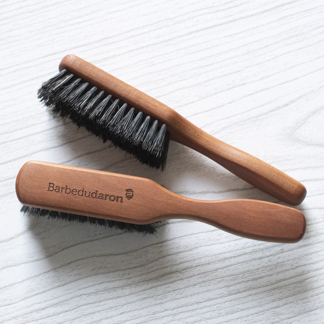 Brosse en poils durs de sanglier - Le Comptoir de la Barbe