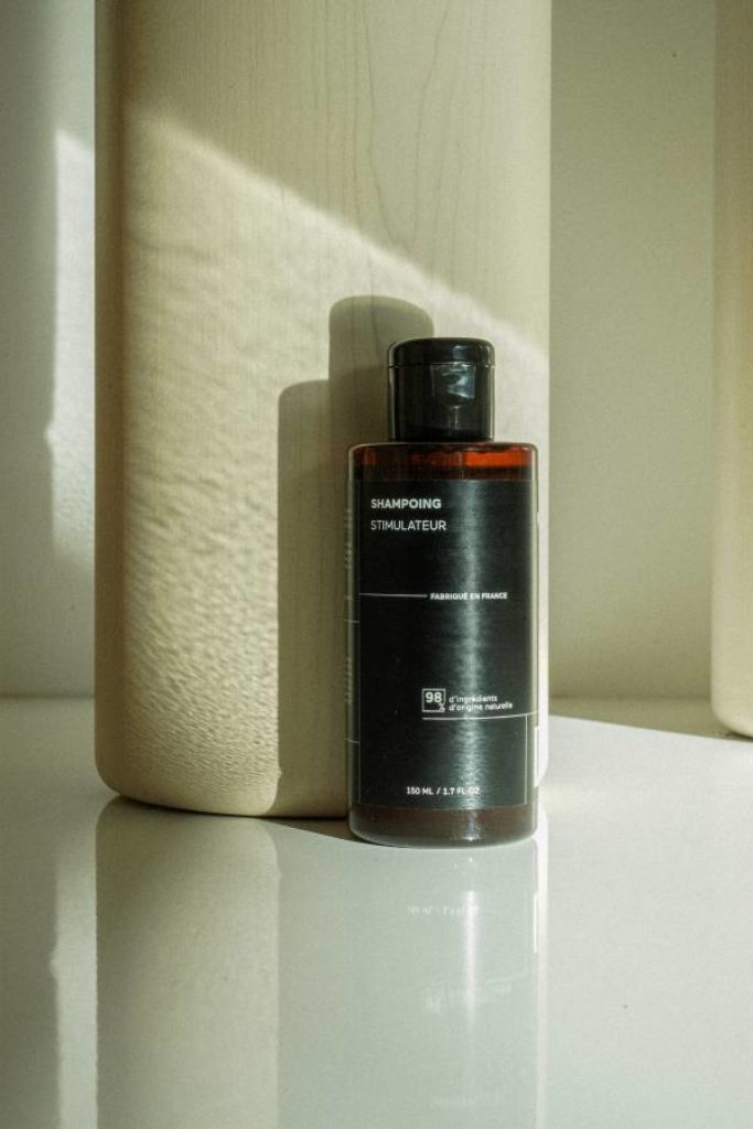 Veuch : cure personnalisée contre la chute des cheveux 10 61bca82ee4f74f7af2c2ac79 shampoing stimulateur 2