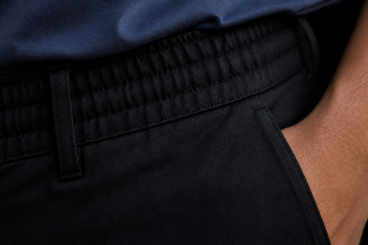 Quel pantalon quand on a du ventre ? 2 Les matières et astuces pour un maintien sans douleur
