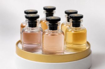 Sentir avant de choisir : les parfums de couture en petit format