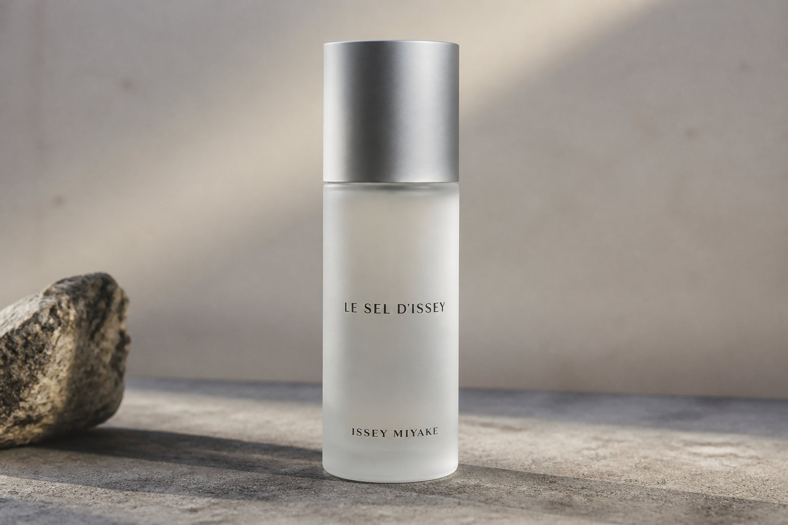 Les meilleurs parfums marin pour homme pour une fraîcheur intense : nos préférés. 2 Le Sel d'Issey : la claque minérale grand public qui fait du bien