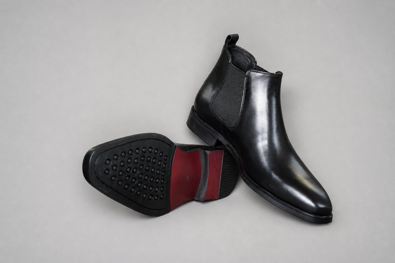 Quelles chaussures homme pour l'automne choisir pour être chic ? 1 Cuir ou daim : quelle matière choisir pour vos pieds ?