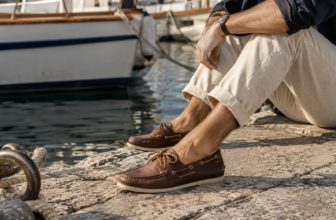 Paire de chaussures bateau