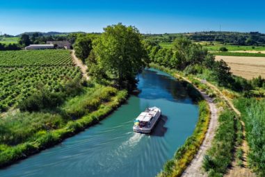 Naviguer sur le Canal du Midi : une expérience unique en bateau