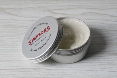 Crème à raser vs savon à barbe, lequel choisir ?