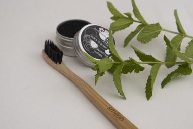 Le dentifrice solide, c’est mieux ?