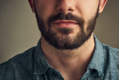 Comment tailler une barbe courte ?