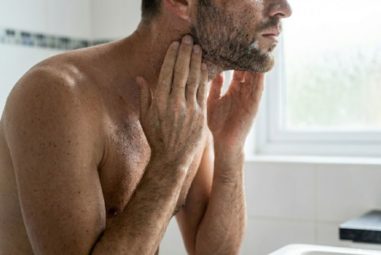 Le gommage : avant ou après rasage ?
