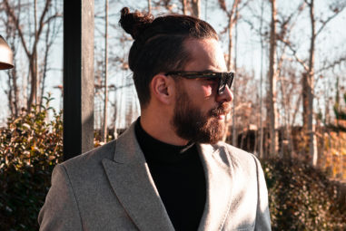 Comment bien choisir ses lunettes de soleil en fonction de sa barbe ?