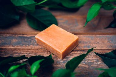 Savon au soufre, quels bienfaits contre l’acne ?
