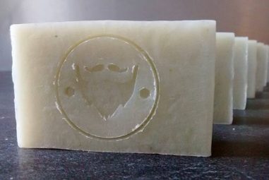 Savon barbe noire : des savons à froid [Avis & test]