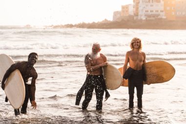 Choisir son stick solaire pour surfer en toute sécurité