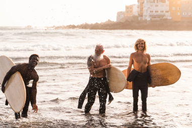Choisir son stick solaire pour surfer en toute sécurité