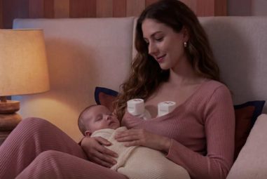 Tirer son lait et nourrir son bébé en déplacement : le guide des parents